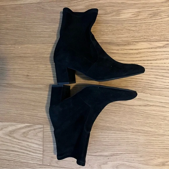 New with box Stuart Weitzman suede booties